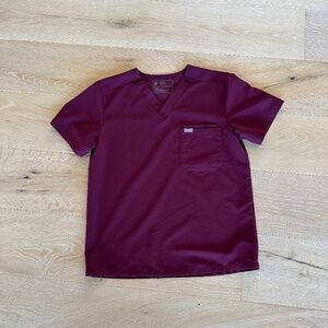 FIGS:  Leon Three-Pocket Scrub Top